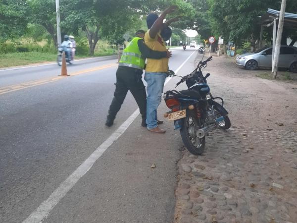 En estas mismas circunstancias, también resultó muerto, Yorman Rafael Jiménez Solano, conductor de la motocicleta, quien presentaba un fuerte trauma craneal tras ser atropellado. Foto: archivo particular