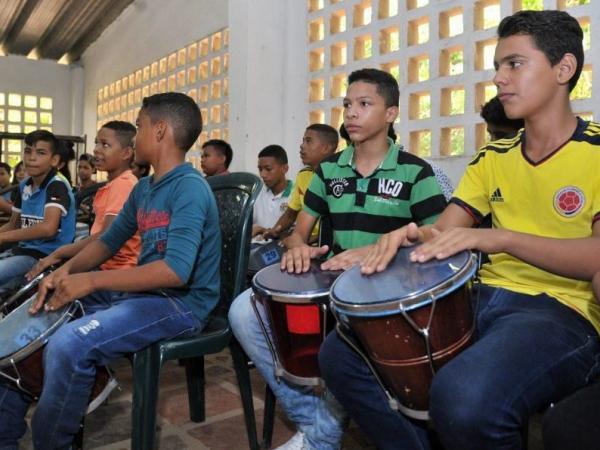 n muchas obras musicales, predominan su arraigo fiestero, el perfume de su seducción, el amor por su tierra, el carácter alegre de su gente. Foto: Alcaldía de Valledupar