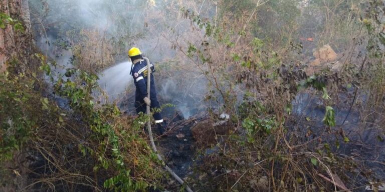 A pesar de las circunstancias, este año continúan prestando el servicio sin devengar los sueldos correspondientes a enero y febrero. Foto: bomberos de Valledupar