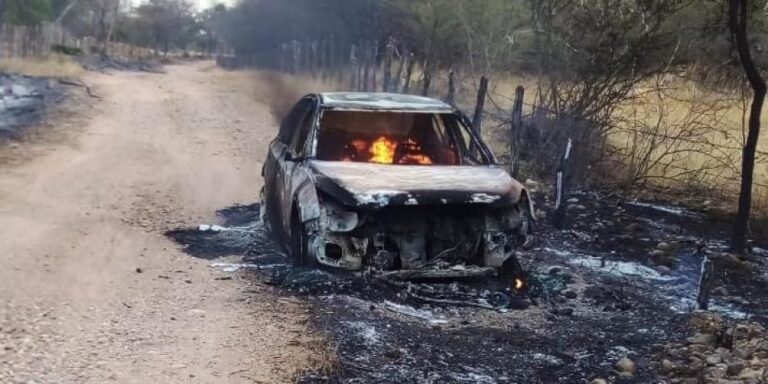 Los restos humanos fueron trasladados a medicina legal en Bucaramanga, para la identificación de las personas, así, como la causa de su muerte, el cual podría tardar varios meses. Foto: Policía Nacional