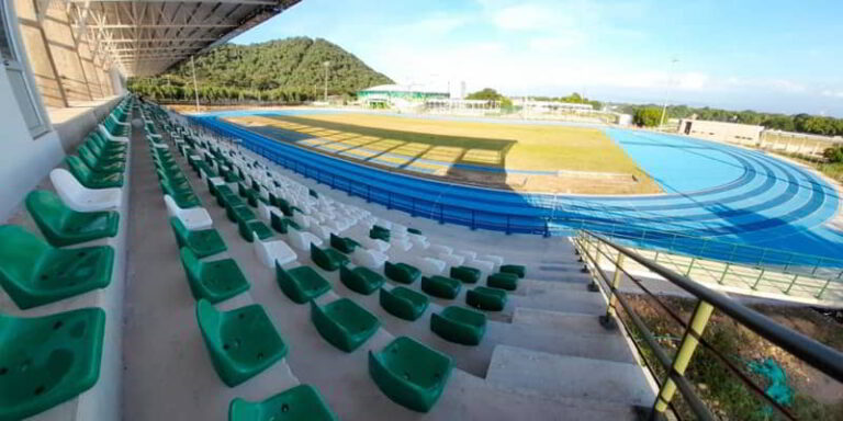 Pista atlética en la Universidad Popular del Cesar. El atletismo es deporte vistoso.